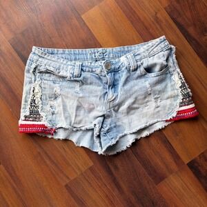 rue21 Low Rise Shortie Denim Shorts Light Wash Distressed Embroidered Y2K Summer